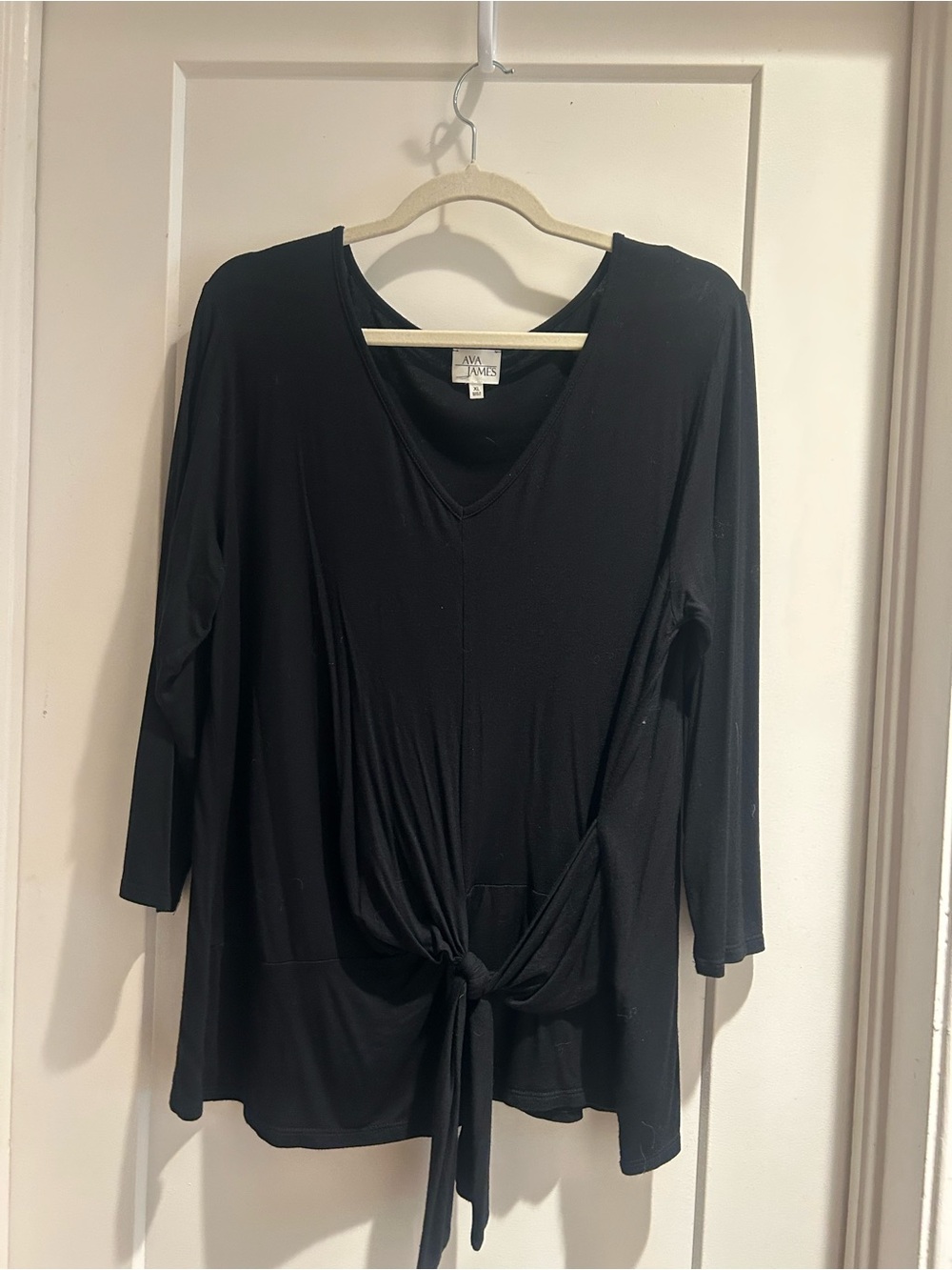 AVA & JAMES Black V-Neck Tie-Front Tunic